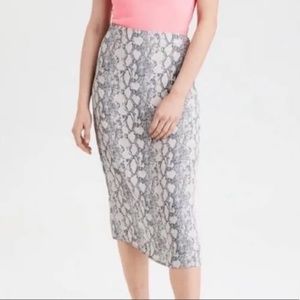 American Eagle tan & gray snake print midi skirt